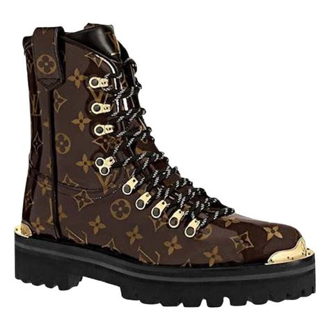 louis vuitton hiking boots prijs|louis vuitton boots.